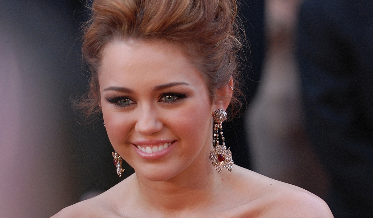 Miley Cyrus Age & Birthday