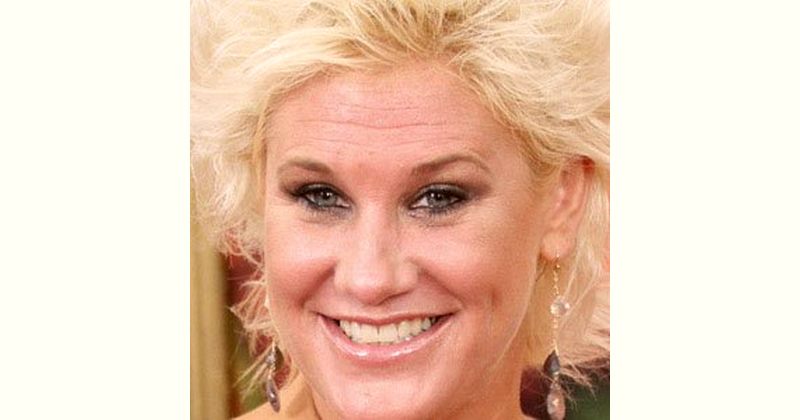 Anne Burrell Age and Birthday