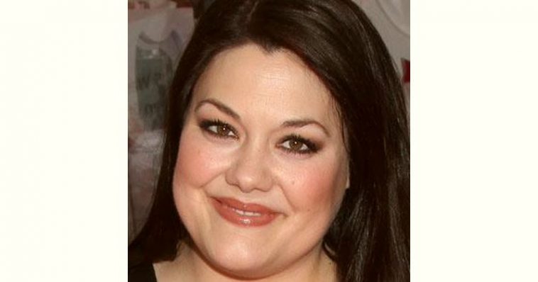 Brooke Elliott Age and Birthday