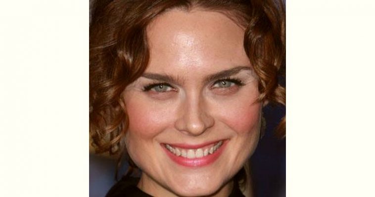 Emily Deschanel Age and Birthday
