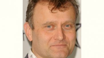 Hugh Dennis Age and Birthday