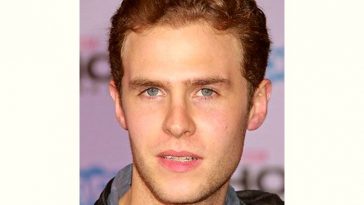 Iain Caestecker Age and Birthday