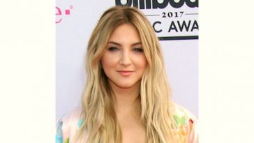 Julia Michaels Age and Birthday