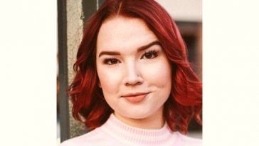 Lindsey Hughes Age and Birthday