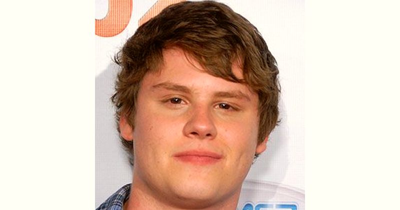 Would you like to know Matt Shively's Age and Birthday date? 