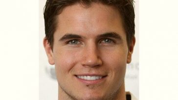 Robbie Amell Age and Birthday