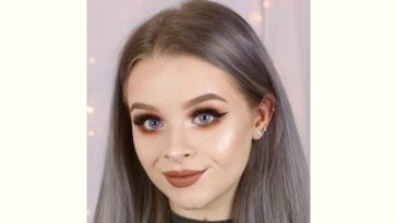 Sophdoesnails Age and Birthday