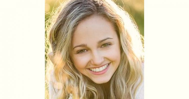 Sophie Reynolds Age and Birthday