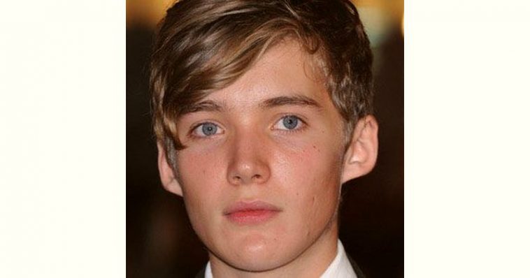 Toby Regbo Age and Birthday