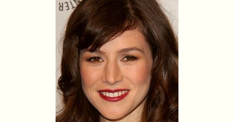 Do you want to know Yael Stone's Age and Birthday date? 